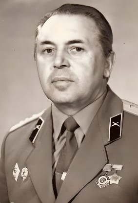 Истомин Иван Васильевич (директор с 1972 по 1974)