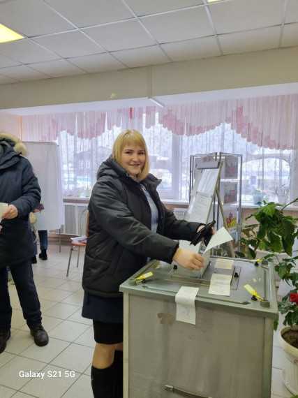 В России наступил первый день трехдневных выборов президента, которые пройдут с 15 по 17 марта..